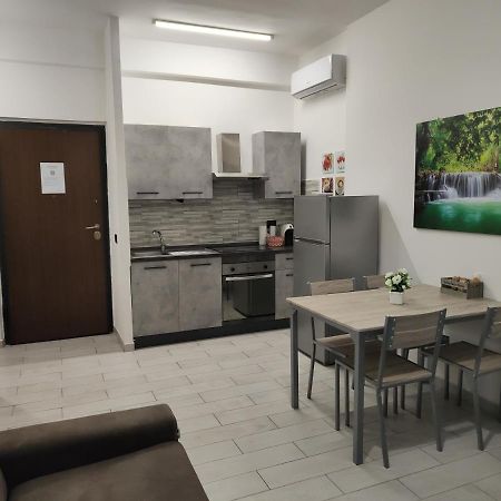 Casa Trezza Apartment ลาตินา ภายนอก รูปภาพ